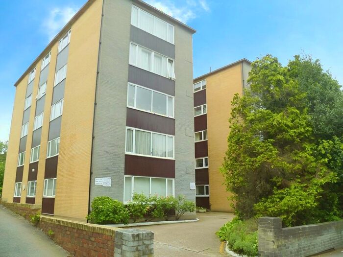 1 Bedroom Flat To Rent In St. Mark's Hill, Surbiton, Kingston Upon Thames, KT6