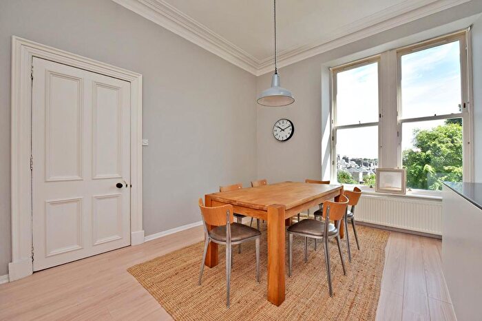 4 Bedroom Flat To Rent In Forest Road, Aberdeen, AB15