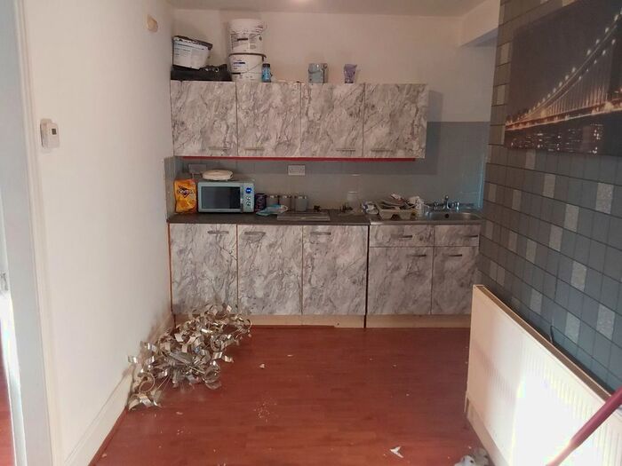 1 Bedroom Flat To Rent In High Street, Brownhills, WS8