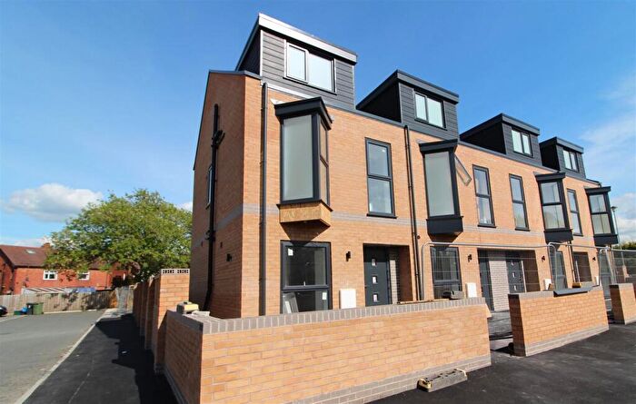 3 Bedroom Town House To Rent In Shellbark Close, Wrexham, LL11