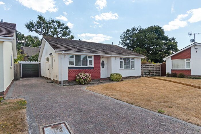 3 Bedroom Detached Bungalow For Sale In Rochester Way, Aldwick, Bognor Regis, West Sussex, PO21