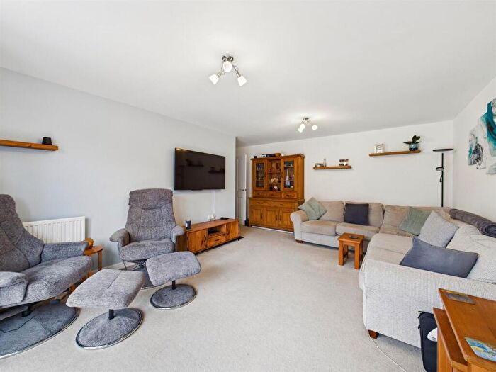 5 Bedroom Detached House For Sale In Rowlington Way, Whitley Bay, NE25