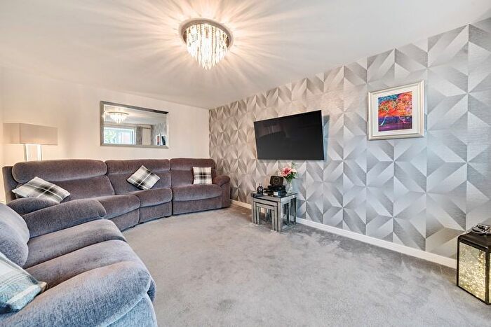 3 Bedroom Semi-Detached House For Sale In Mereheath Close, Davenham, Northwich, CW9