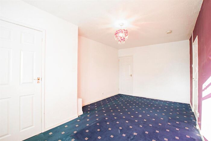 3 Bedroom Semi-Detached House For Sale In Lomond Drive, Wishaw, ML2