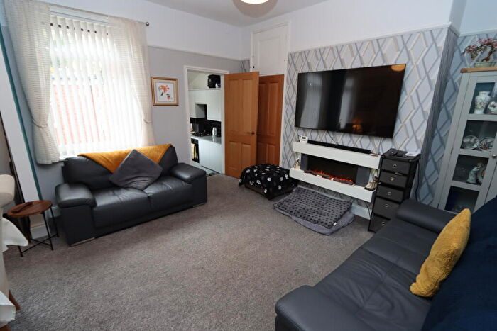 2 Bedroom Flat For Sale In Lansdowne Terrace, North Shields, Tyne And Wear, NE29