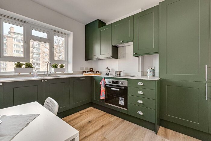 3 Bedroom Flat To Rent In Sulivan Court, Broomhouse Lane, SW6