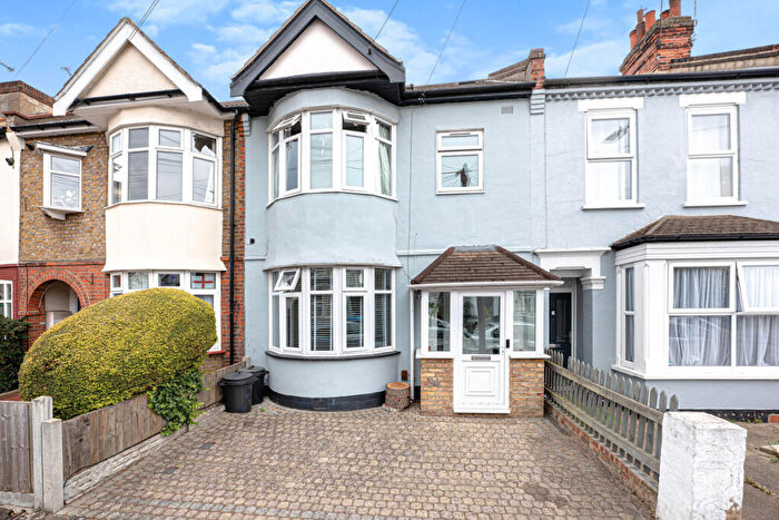 4 Bedroom Terraced House For Sale In South Avenue, Southend-on-sea, SS2
