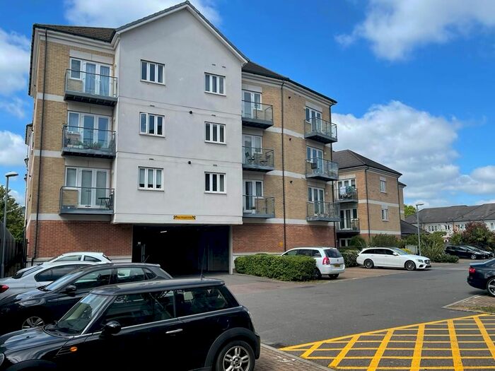 2 Bedroom Flat To Rent In Edridge Court, Ley Farm Close, WD25
