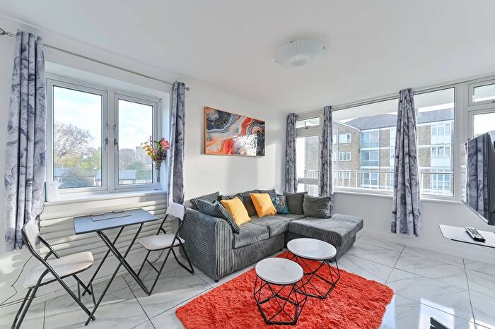 2 Bedroom Flat For Sale In Casterbridge Road, Blackheath, London, SE3