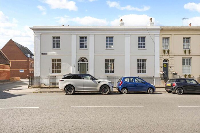 2 Bedroom Apartment For Sale In St. Georges Terrace, Cheltenham, GL50