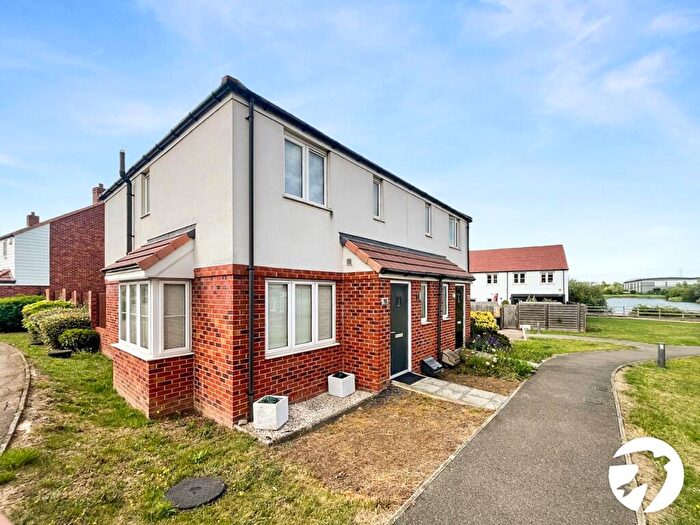 3 Bedroom Semi-Detached House To Rent In Halcrow Avenue, Dartford, Kent, DA1