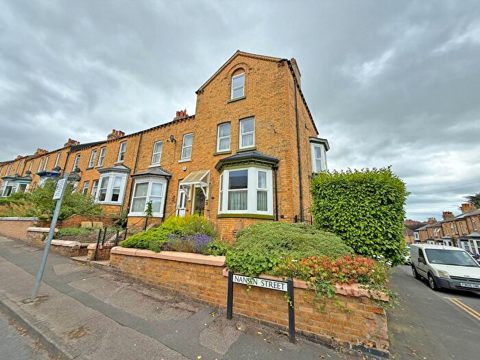 6 Bedroom End Terrace House For Sale In Nansen Street, Scarborough, YO12