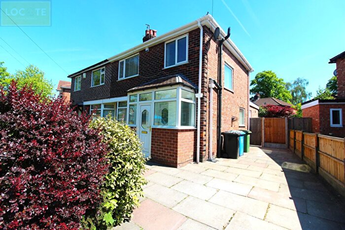 3 Bedroom Semi-Detached House To Rent In Avondale Crescent, Davyhulme, M41