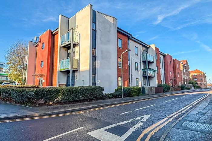 2 Bedroom Flat For Sale In West Street, Southend-On-Sea, SS2