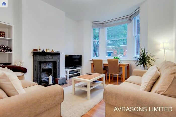2 Bedroom Flat To Rent In Crewdson Road, London, SW9
