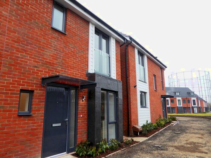 3 Bedroom Terraced House To Rent In Robert Parker Road, Reading, RG1