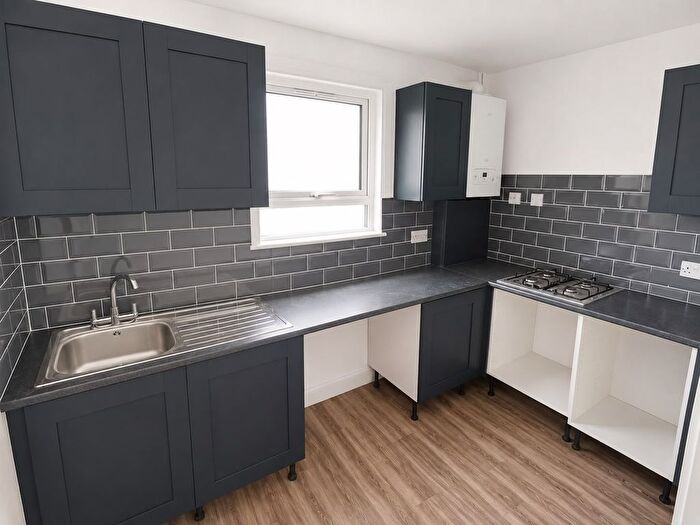 2 Bedroom Flat To Rent In Calderon Road, Leytonstone, E11