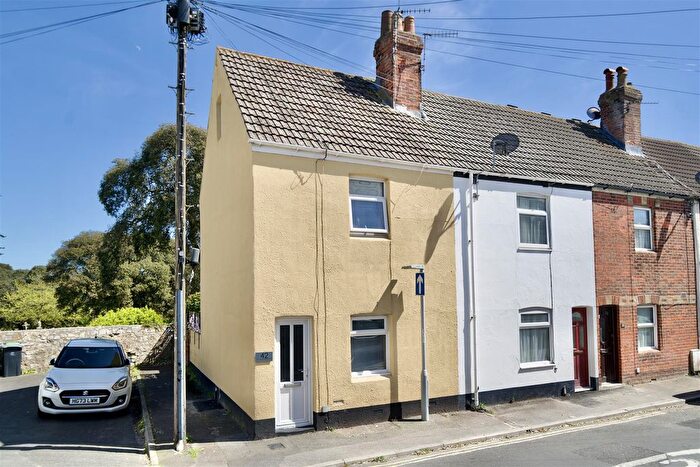 2 Bedroom Terraced House For Sale In Holly Road, Weymouth, DT4
