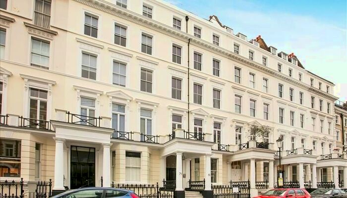 2 Bedroom Flat To Rent In Lexham Gardens, London, W8