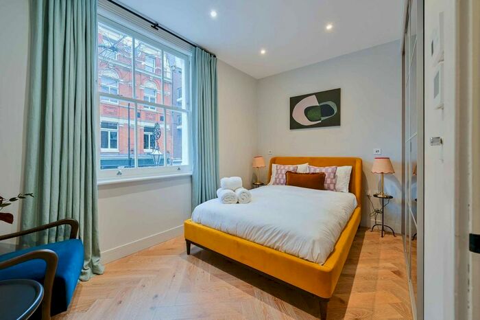 1 Bedroom Flat To Rent In Charlotte Street, Fitzrovia, London, W1T