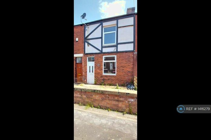 2 Bedroom Terraced House To Rent In North Street, Middleton, Manchester, M24