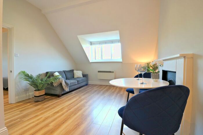 1 Bedroom Flat To Rent In Grange Park, London, W5