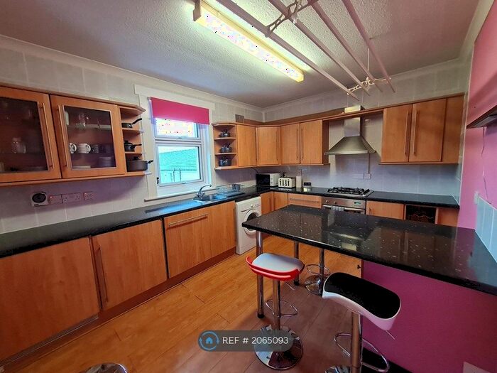 1 Bedroom Flat To Rent In Sandeman Place, Dundee, DD3