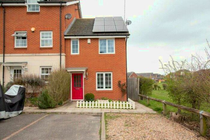 2 Bedroom End Of Terrace House To Rent In Jersey Drive, Winnersh, Wokingham, Berkshire, RG41