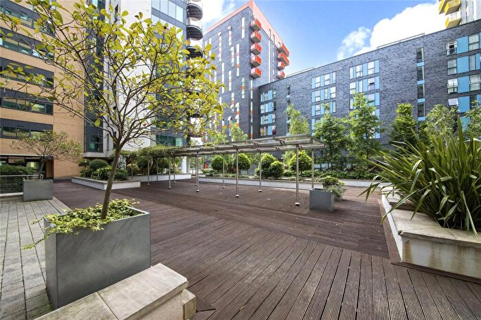 2 Bedroom Apartment To Rent In Millharbour, Canary Wharf, E14