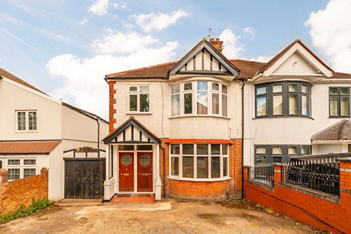 2 Bedroom Flat For Sale In Wood Lane, Isleworth, TW7