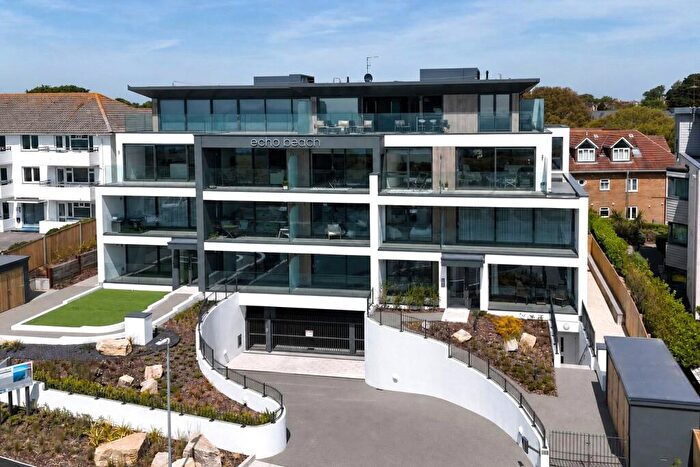 2 Bedroom Apartment For Sale In Boscombe Overcliff Drive, Southbourne, Bournemouth, Dorset, BH5