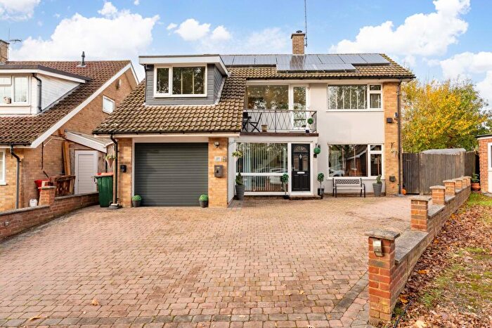 4 Bedroom Detached House For Sale In Harewood Close, Crawley, RH10