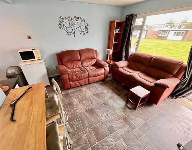 2 Bedroom Chalet For Sale In Beach Road, Hemsby, Great Yarmouth, NR29