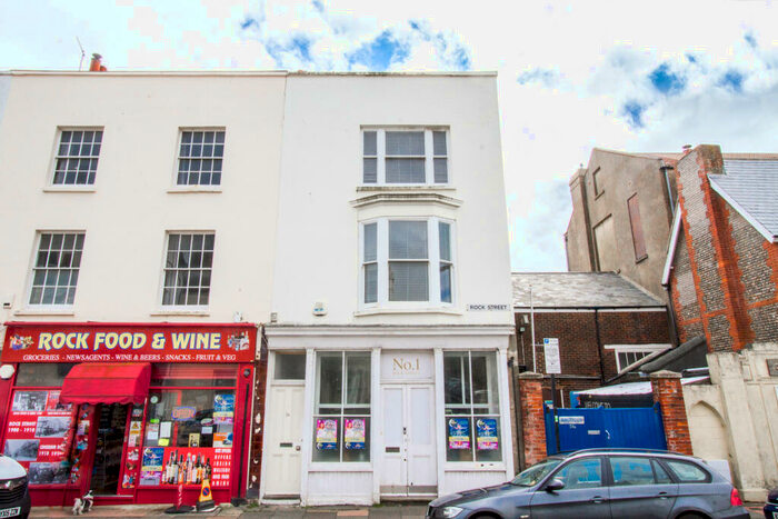 3 Bedroom Apartment To Rent In Rock Street, Brighton, BN2