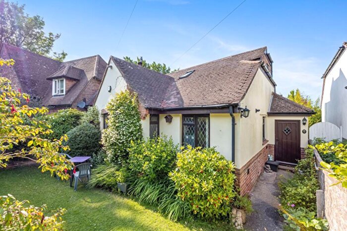 3 Bedroom Detached House For Sale In Woodland Way, Brighton, BN1