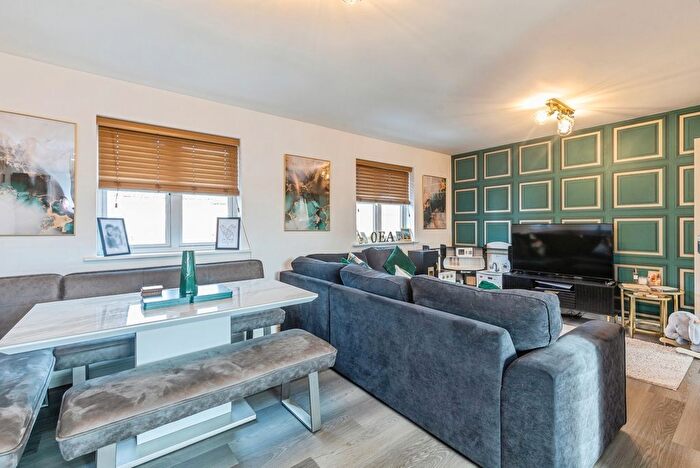 2 Bedroom Detached House For Sale In Conqueror Drive, Gillingham, Kent, ME7