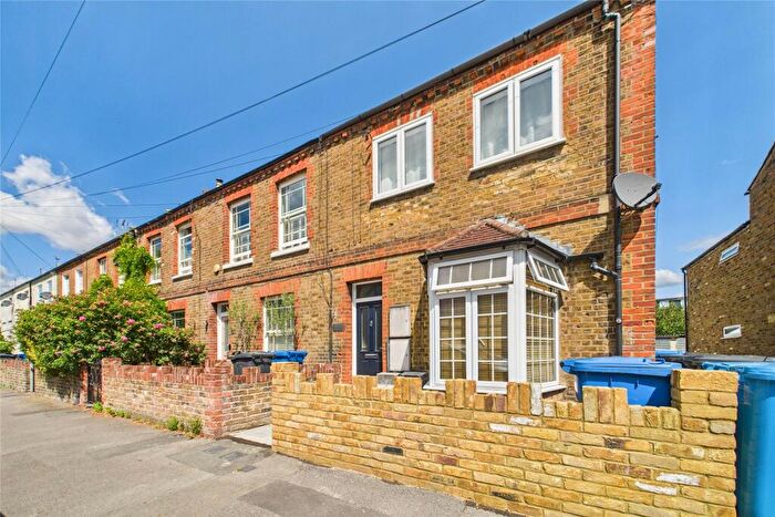 2 Bedroom Maisonette To Rent In Oxford Road, Windsor, Berkshire, SL4