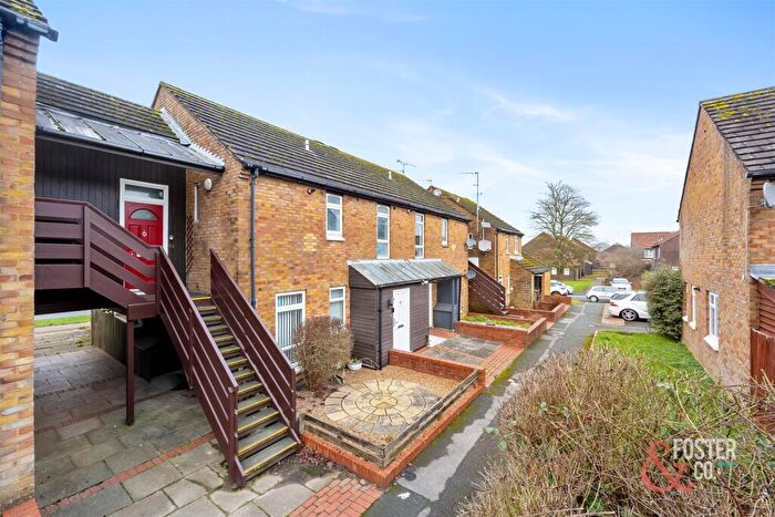 2 Bedroom Flat For Sale In Red Admiral Street, Horsham, RH12