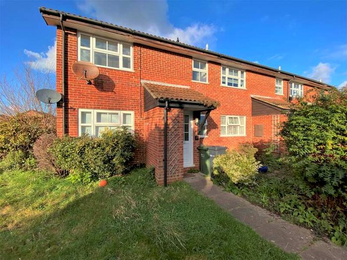 1 Bedroom Flat To Rent In Peak Road, GU2