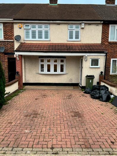 3 Bedroom Terraced House To Rent In Rosewood Avenue, Hornchurch, RM12