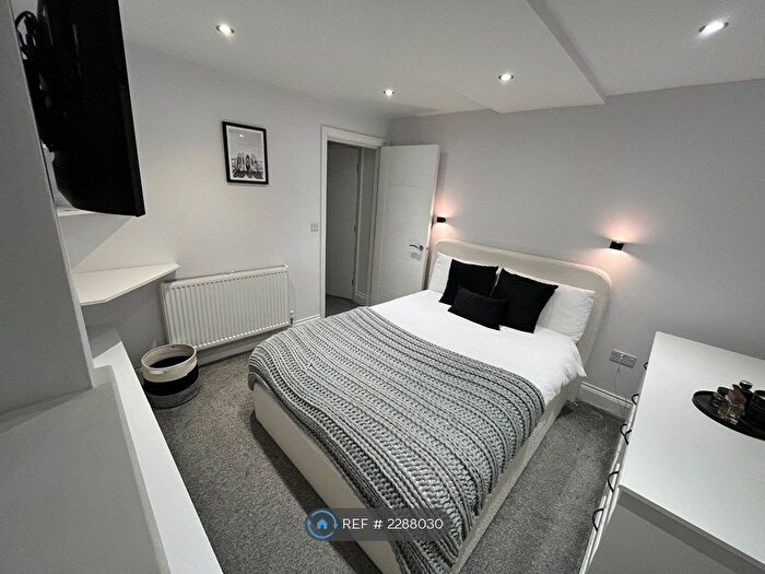 1 Bedroom Flat To Rent In East Parade, Harrogate, HG1