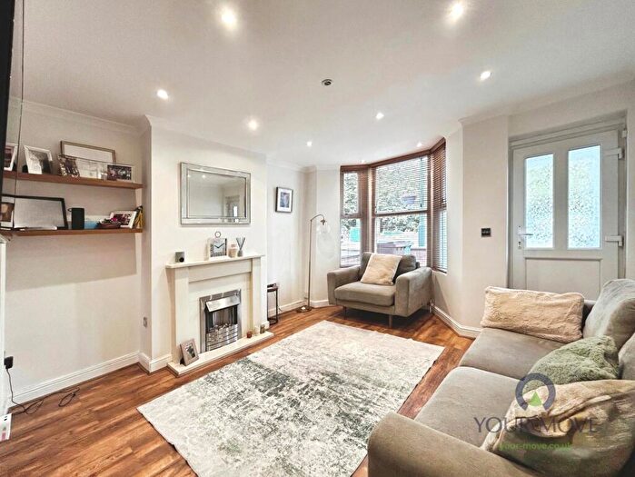 3 Bedroom Terraced House For Sale In Beddington Lane, Croydon, CR0