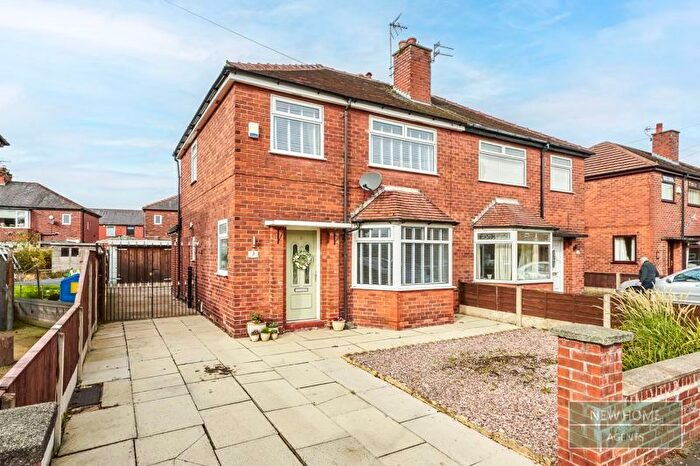 3 Bedroom Semi-detached House For Sale In Radcliffe Grove, Leigh, WN7