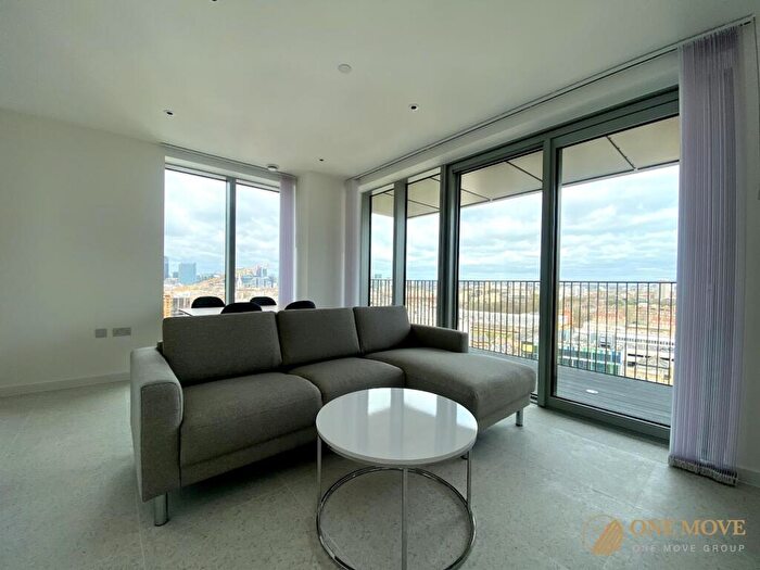 2 Bedroom Flat To Rent In Tapestry Way, Jacquard Point, E1
