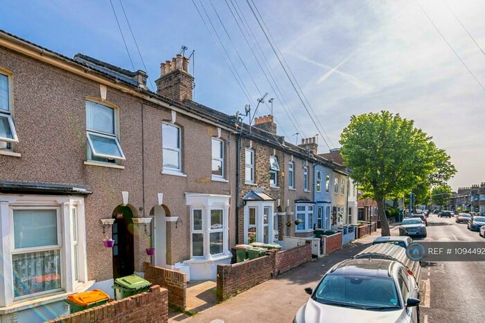 4 Bedroom Terraced House To Rent In Colegrave Road, London, E15