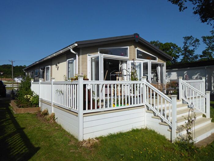 2 Bedroom Mobile/park Home For Sale In Spill Land Country Park, Benenden Road, Biddenden, Ashford, TN27