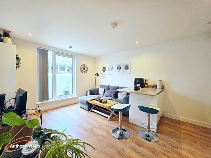 2 Bedroom Flat To Rent In Sydney Road, Enfield, EN2