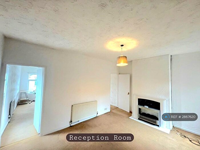 2 Bedroom Flat To Rent In Hamil Road, Stoke-On-Trent, ST6
