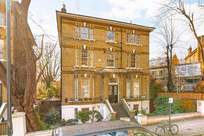 3 Bedroom Flat For Sale In King Henrys Road, Belsize Park, NW3