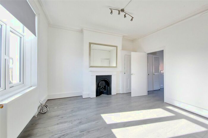 1 Bedroom Flat To Rent In Allfarthing Lane, London, SW18